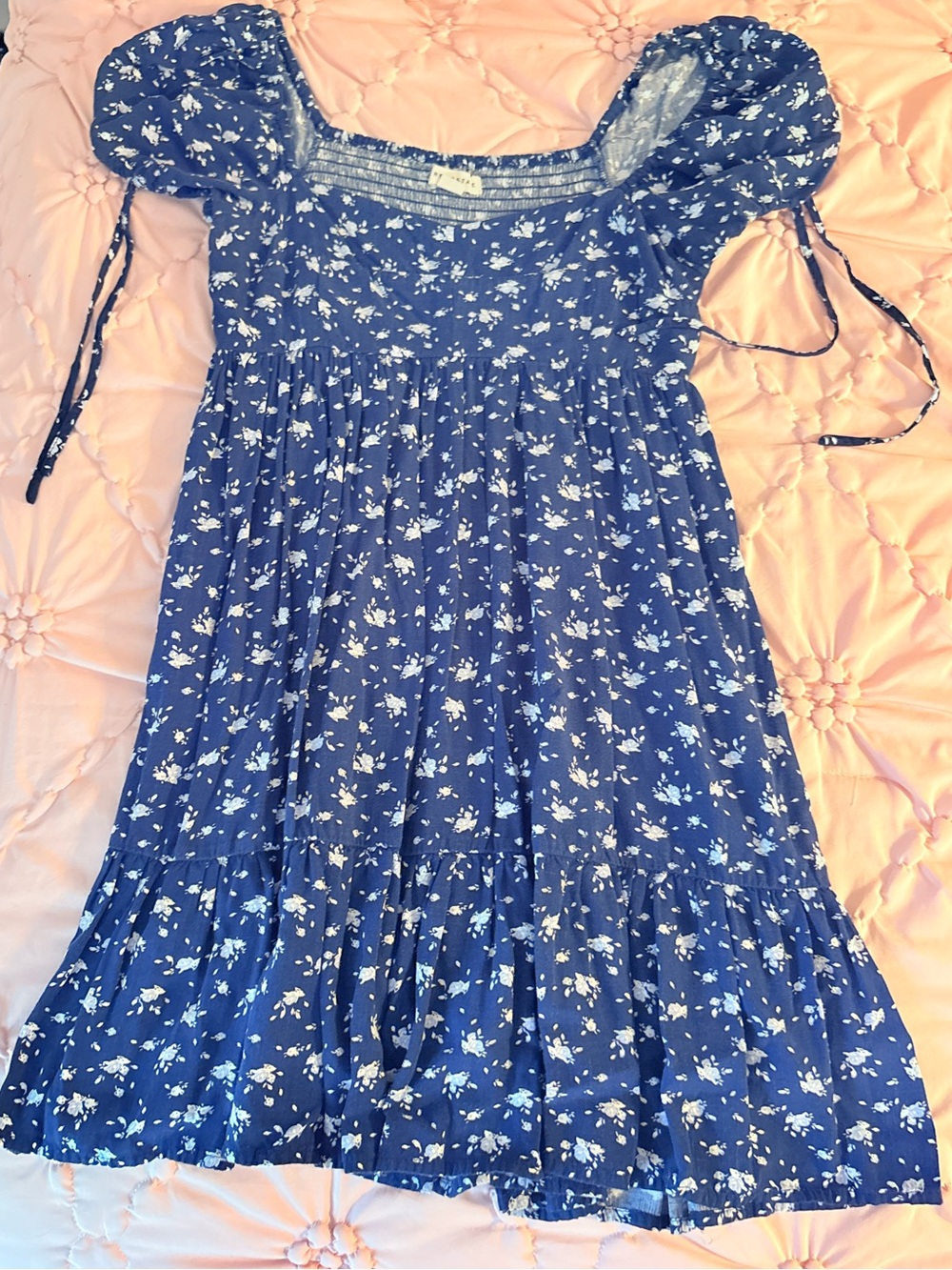 Aero Women’s ' Blue Floral Puff-Sleeve Dress